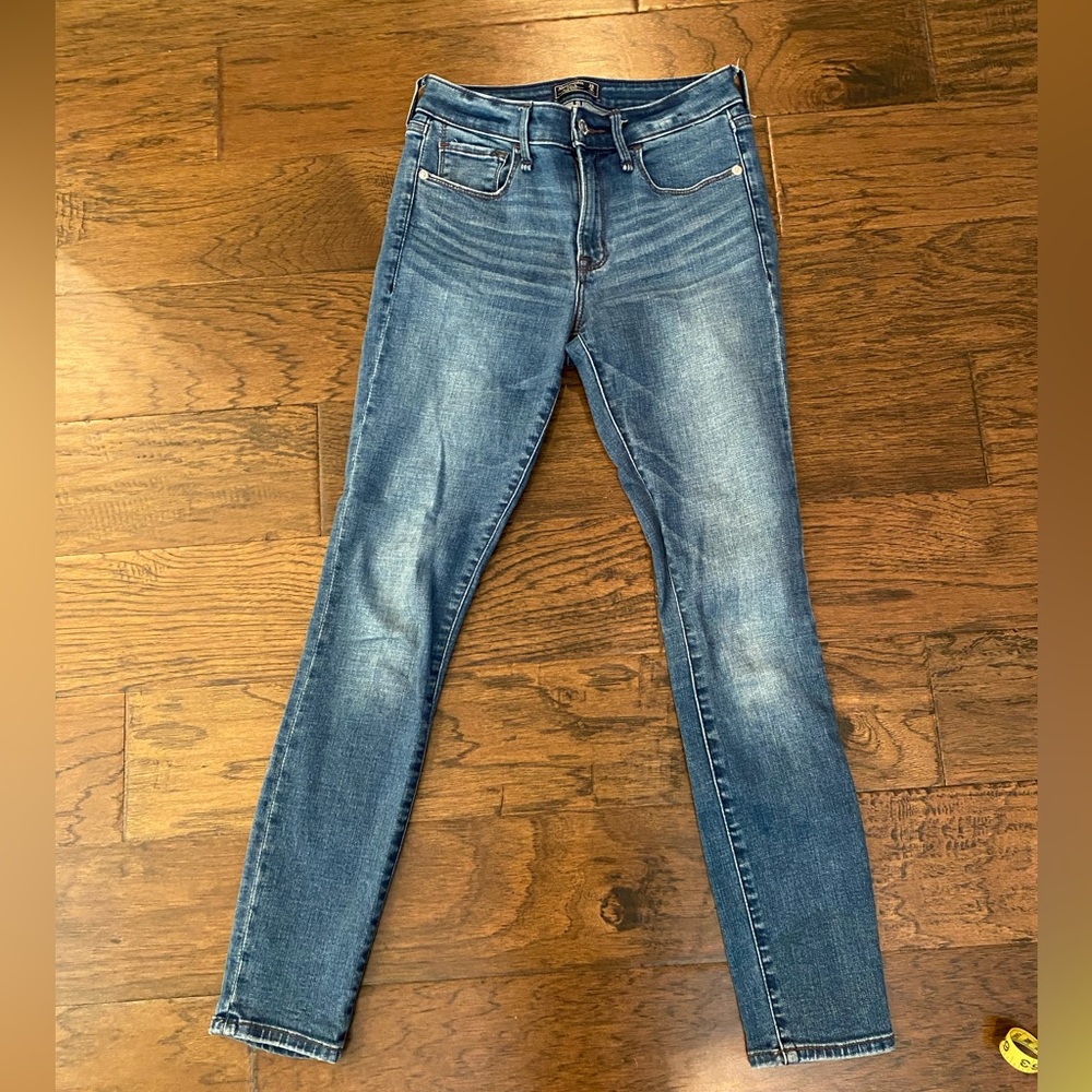 Abercrombie and Fitch Mid Rise Super Skinny Jeans